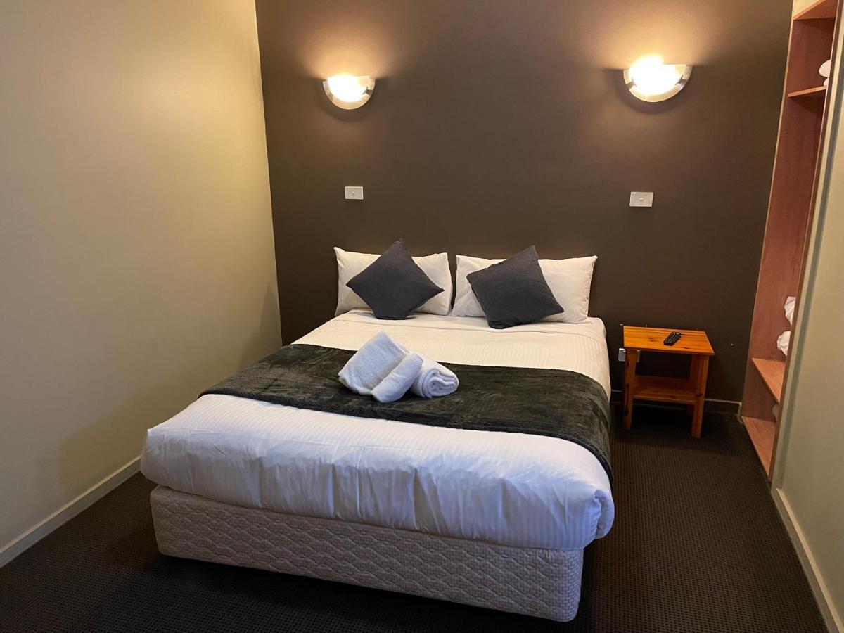 The Astor Hotel Motel Goulburn Exterior foto